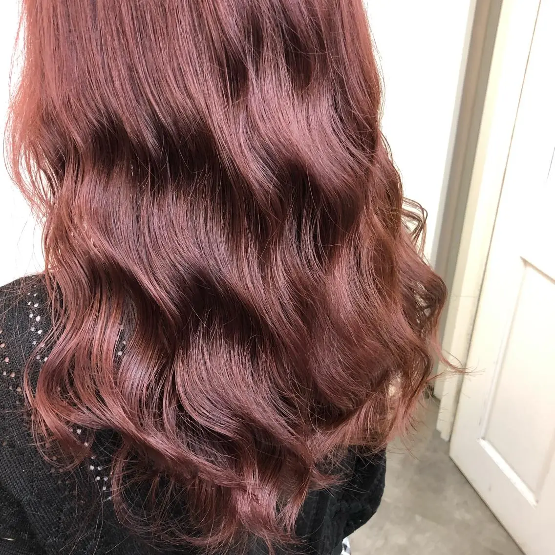 カラー レッドカラー ローズカラー ヘアカラー HINATA ひなたのヘアスタイル