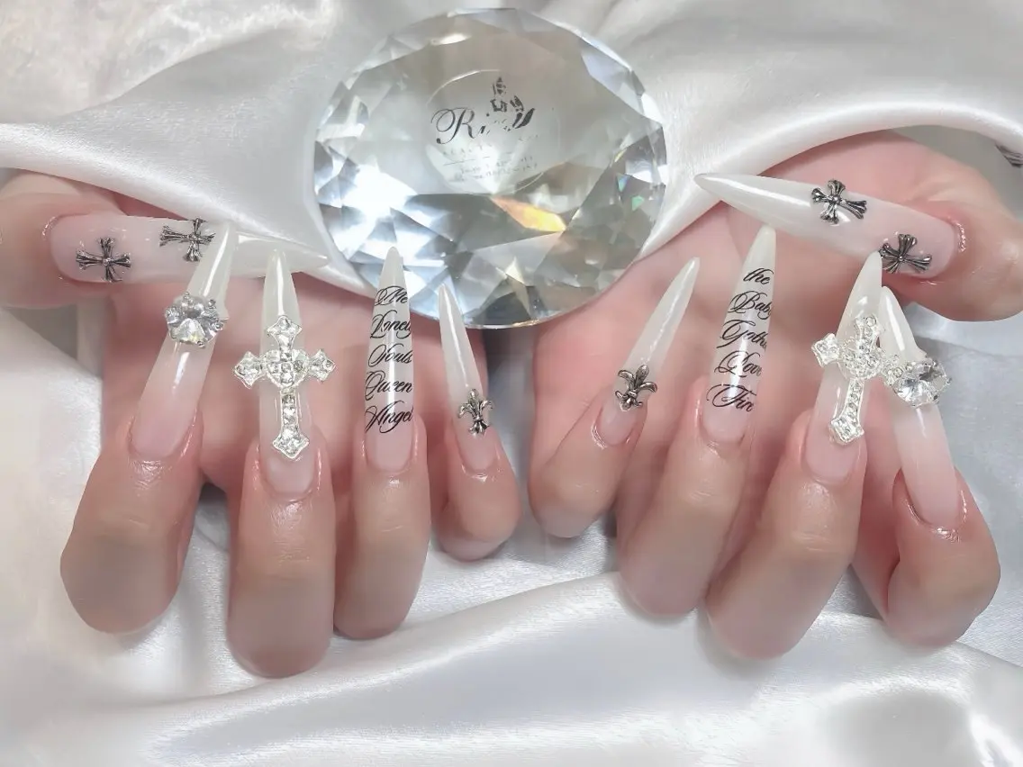 ネイル フットネイル フレンチネイル ジェルネイル マグネットネイル 持ち込み ハンドネイル Rin Nail 新大久保店のネイルデザイン