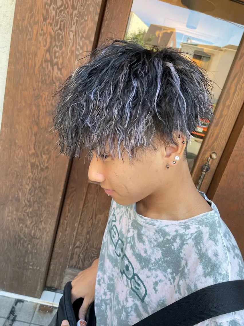 ショート カラー パーマ メンズ カット ヘアカラー パーマ トリートメント MATSURI BASE.AWAJIのヘアスタイル