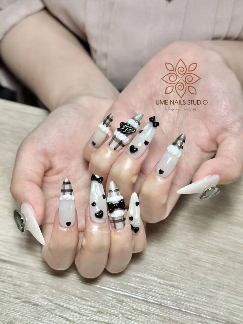 ネイル チークネイル クリアネイル ガーリー キラキラネイル 韓国ネイル Ume Nail Studioのネイルデザイン