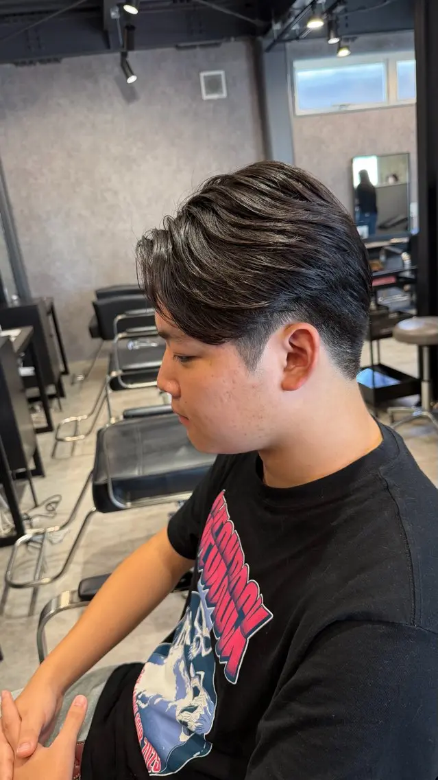 ショート パーマ メンズ センターパート カット パーマ 久保田 祥伍のヘアスタイル