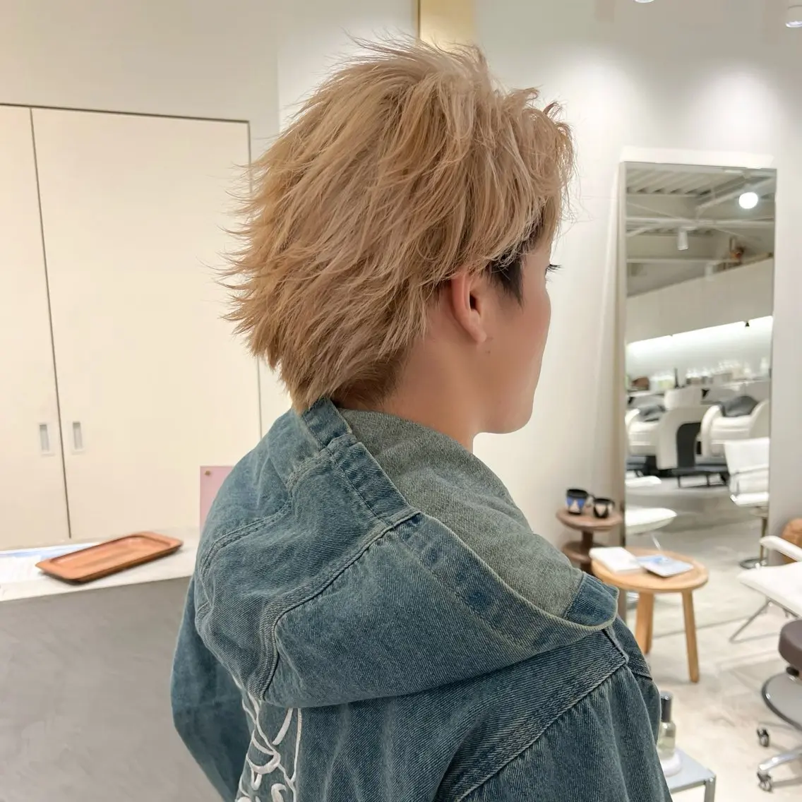 ショート カラー メンズ メンズハイトーン ハイトーンカラー ヘアカラー 周東 芽依のヘアスタイル
