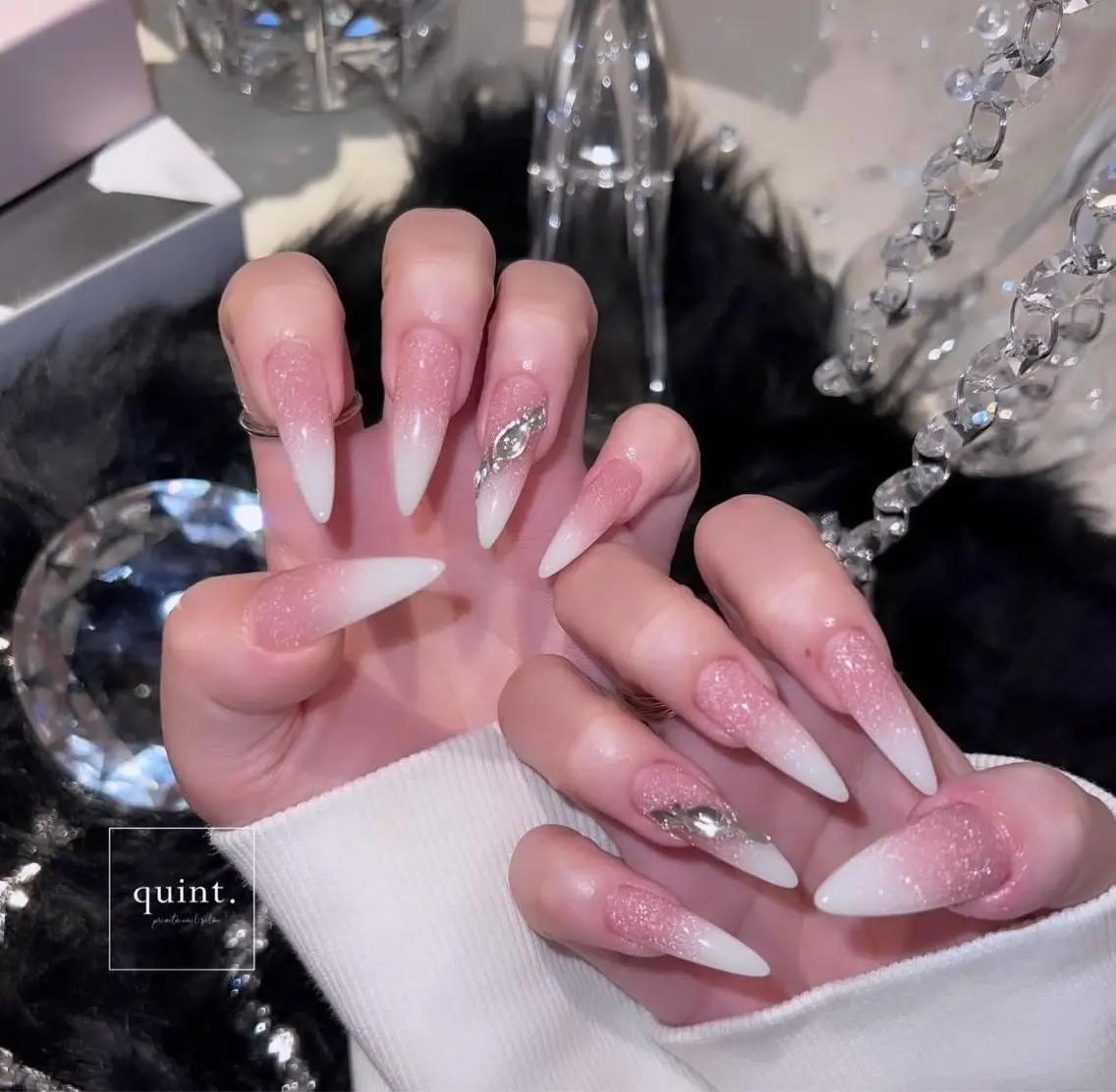 ネイル 韓国ネイル マグネットネイル 持ち込み Dyo Nail_Royalのネイルデザイン