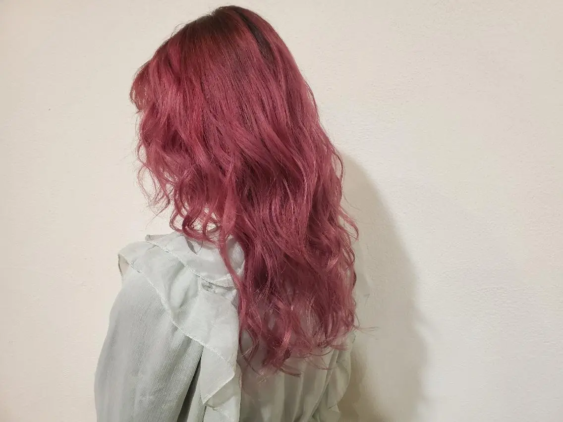 ロング ヘアカラー パ ルのヘアスタイル
