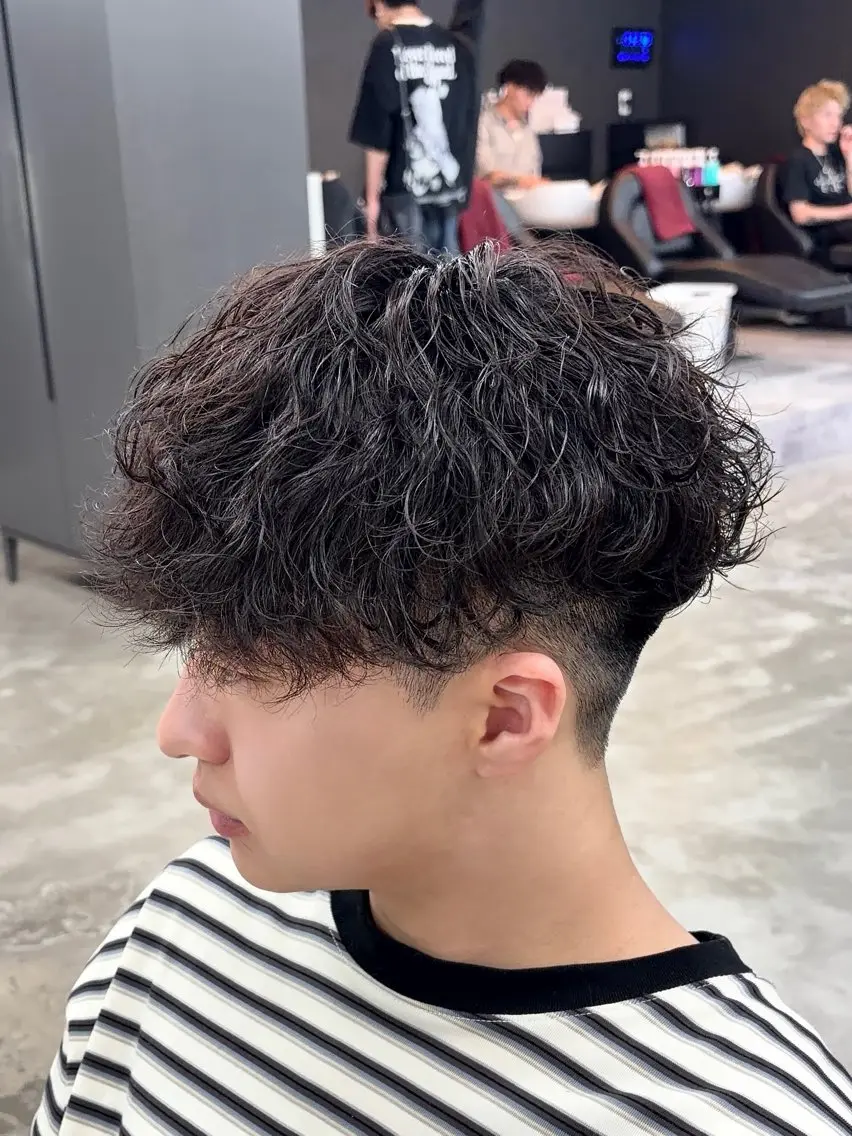 メンズ カット パーマ 黒田 琉偉のヘアスタイル