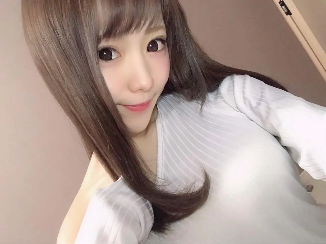 ロング アッシュ ハイライト レイヤーカット Selene hair OSAKAのヘアスタイル