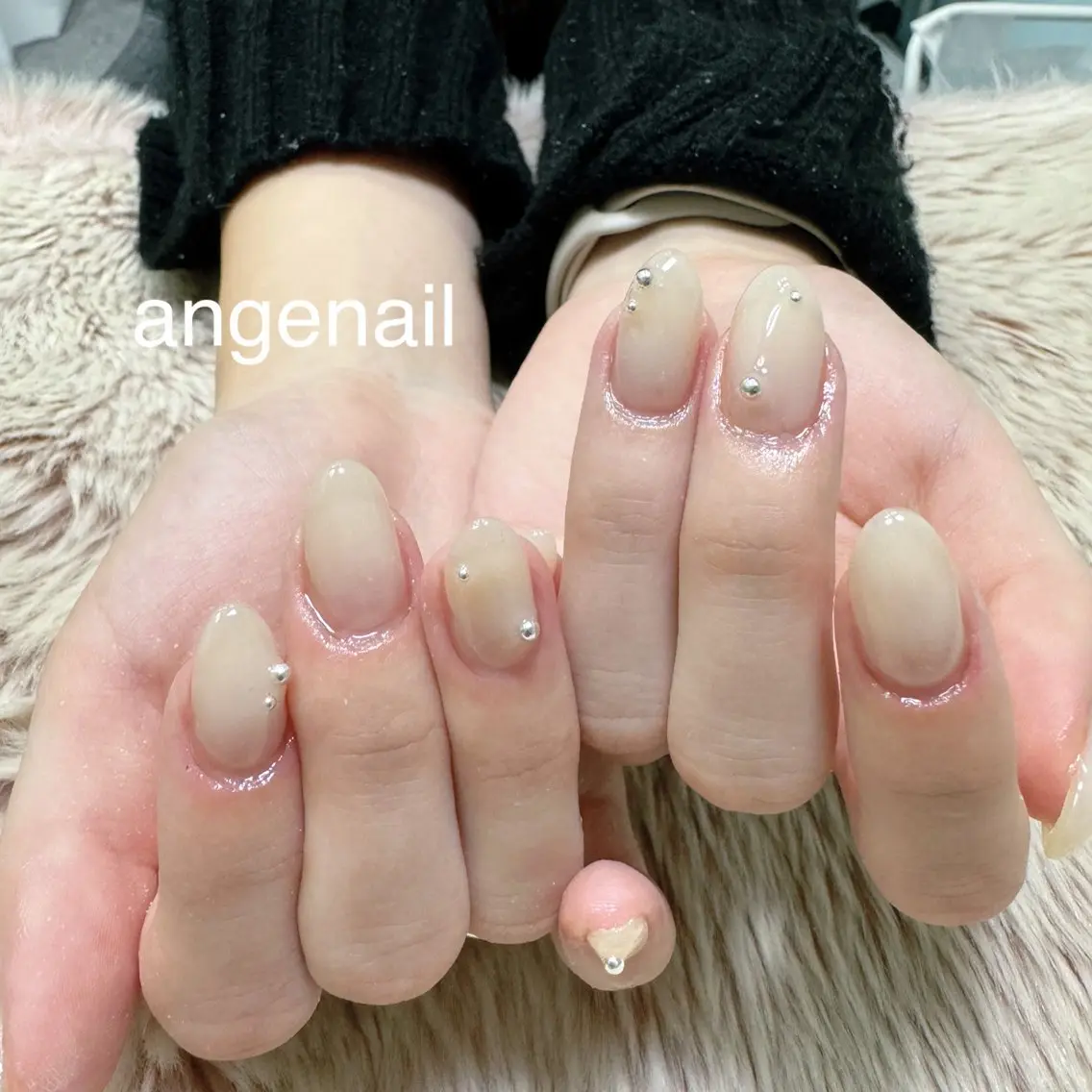ネイル ハンドネイル オーナーネイリスト MAKIのネイルデザイン