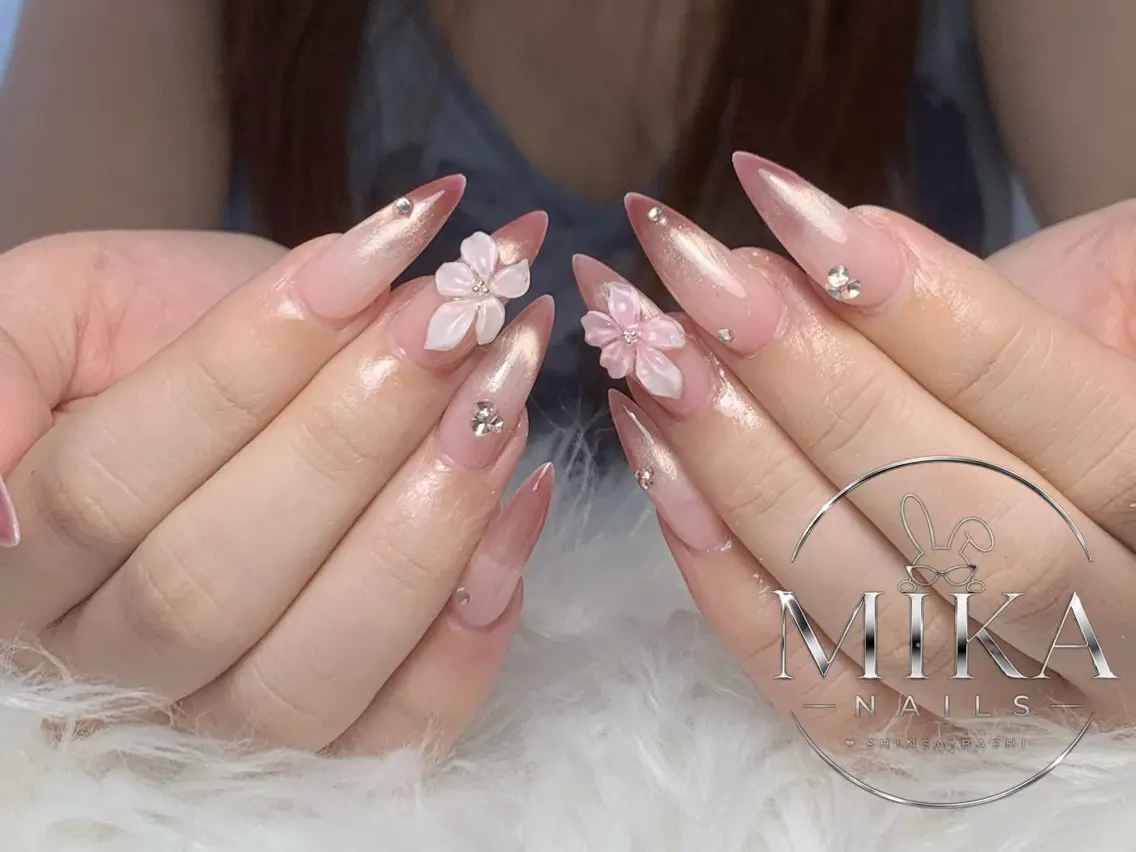 ネイル アートネイル チークネイル ドット フットネイル フレンチネイル ハンドネイル 🌱Rina🎀 Mikaのネイルデザイン