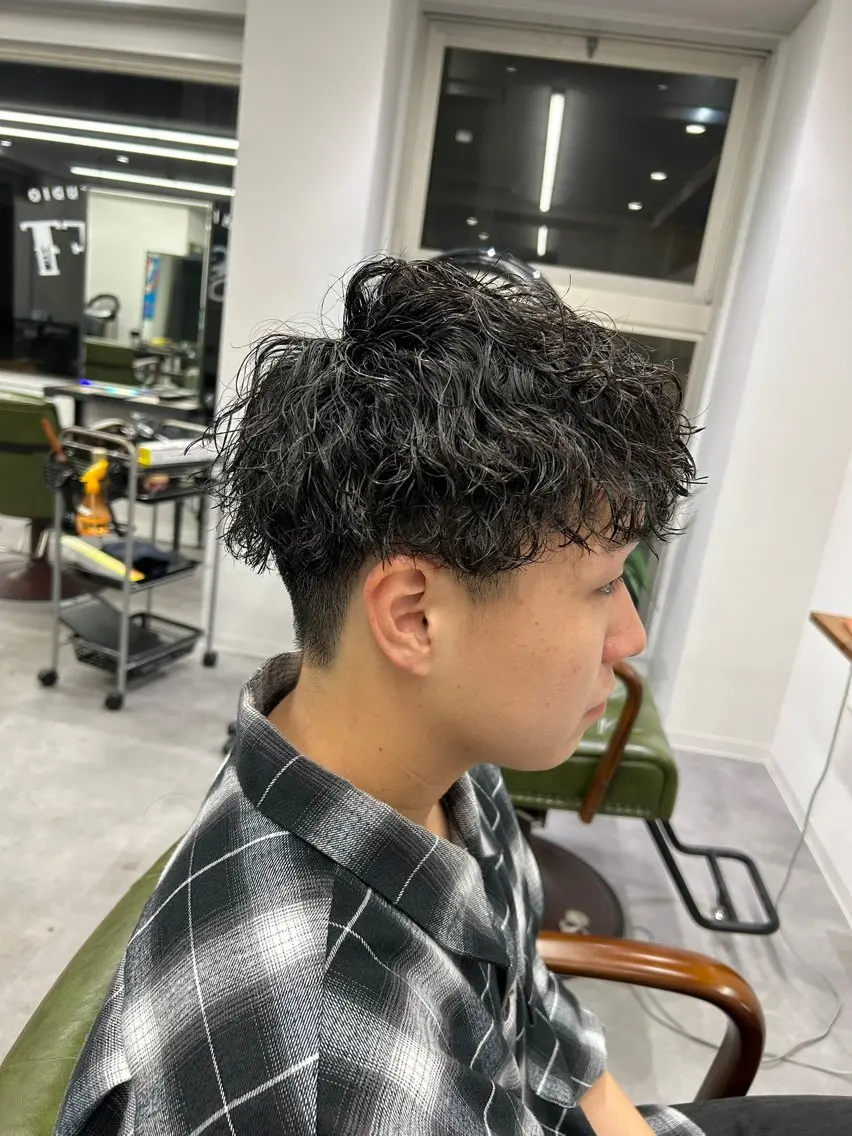 パーマ メンズ メンズパーマ ツイストスパイラルパーマ スパイラルパーマ SHAFT Ieiriのヘアスタイル