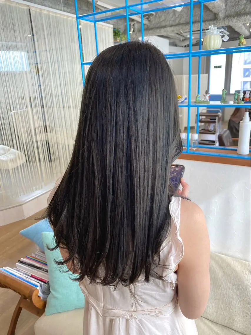 ロング アッシュ アッシュグレー トリートメント カット ヘアカラー トリートメント 伊藤かな 🫧 髪質改善/ヘッドスパのヘアスタイル