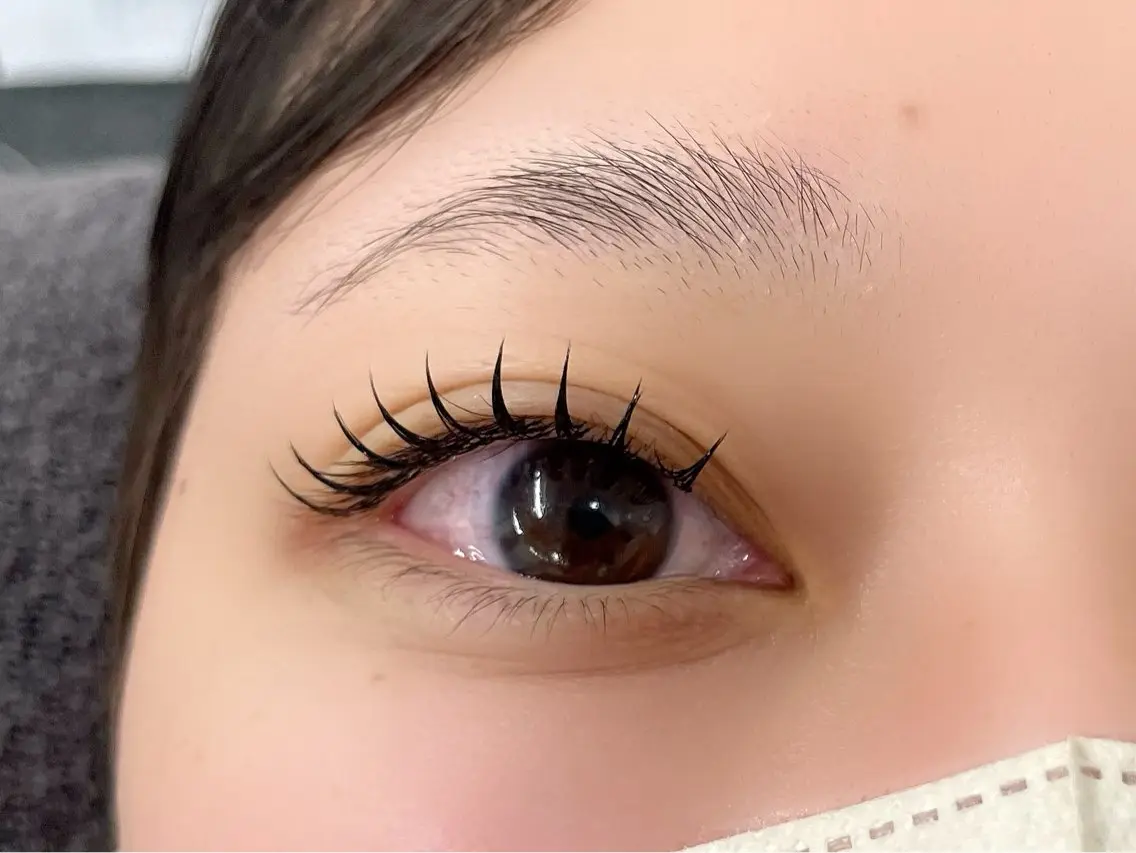 マツエク・マツパ I.NAILS布施店 岩川🕊️LEDのマツエク・マツパデザイン