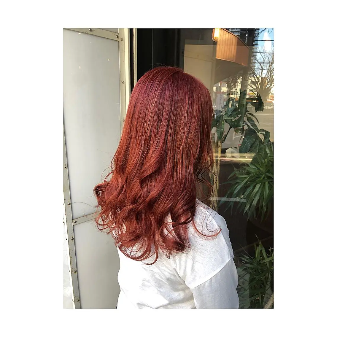 ロング カラー レッドカラー あらい なつみのヘアスタイル