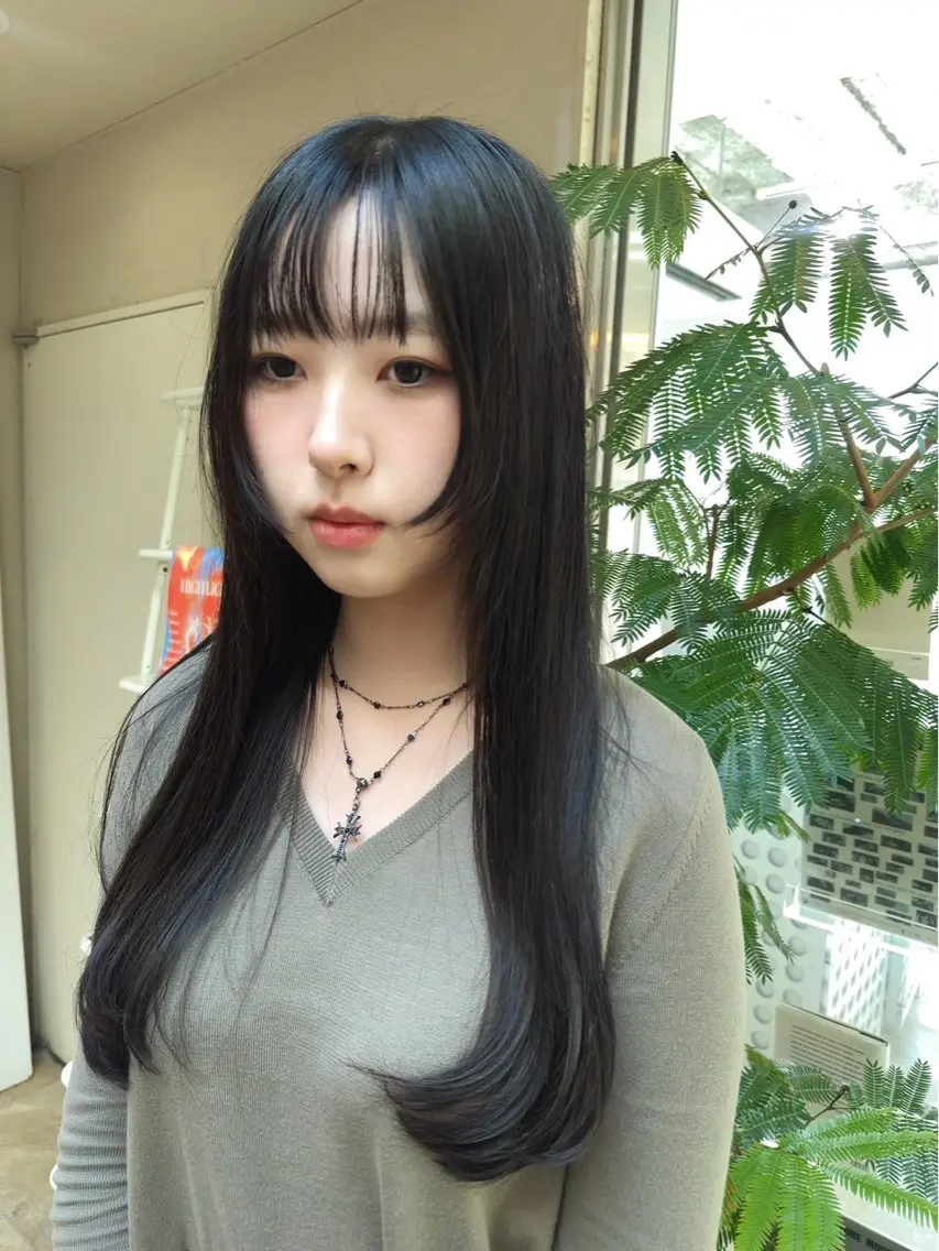 ステップボーンカット✂️＋ダメージレスストレート💡の写真