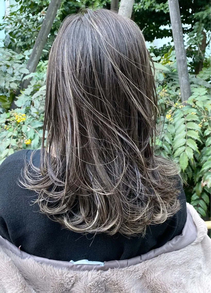 セミロング ハイライト ヘアカラー ケアブリーチ🌟 ♢WATARU♢のヘアスタイル