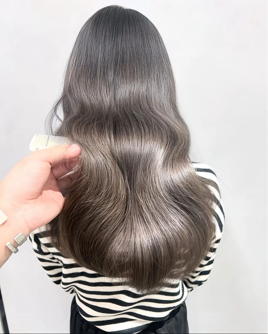 セミロング カラー ヘアアレンジ 透明感カラー グレージュ オリーブグレージュ オリーブグレー ヘアカラー トリートメント 大宮/山口 竣也のヘアスタイル