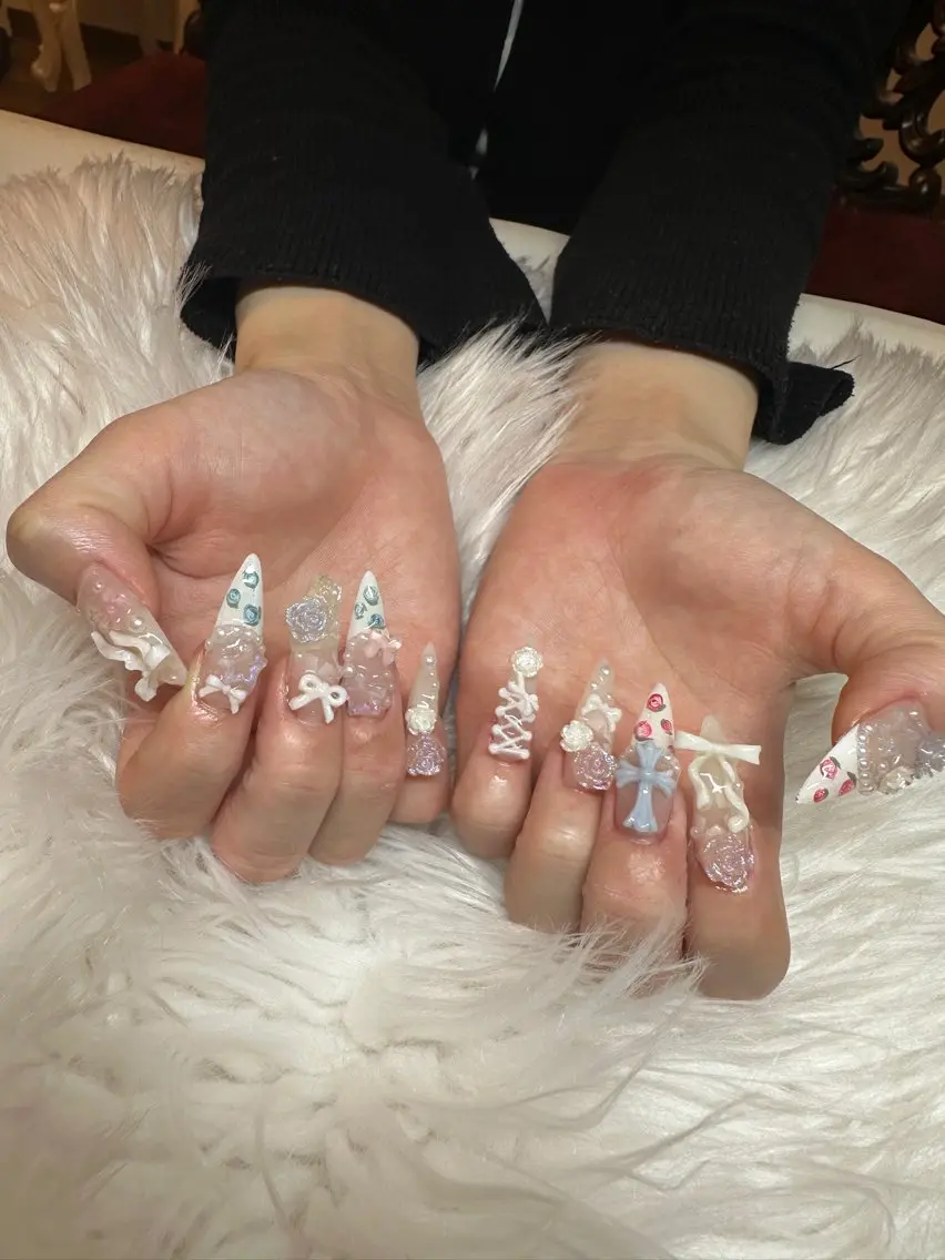 ネイル PEEKABOOミキ ネイル1級保持💅のネイルデザイン