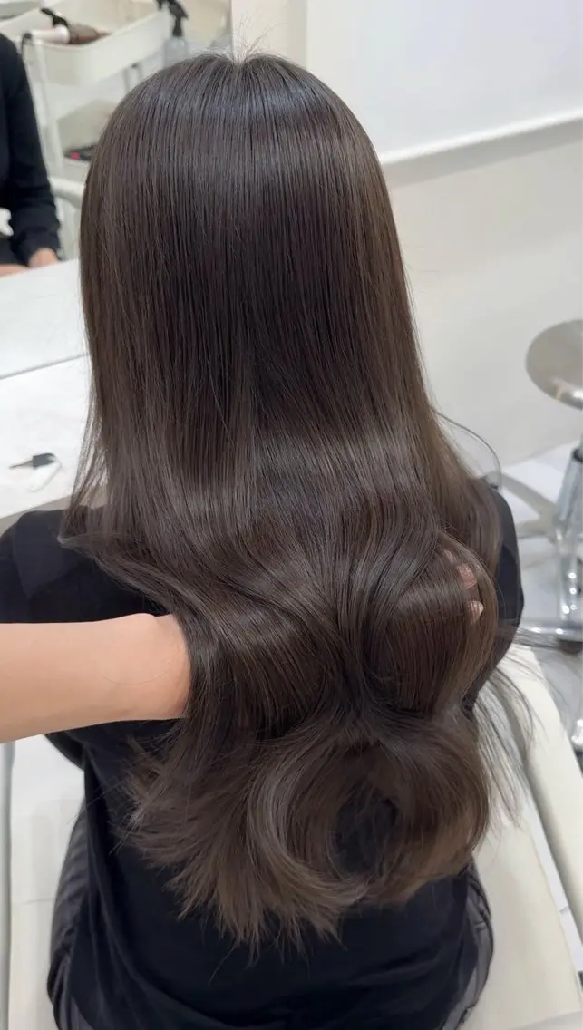 ロング カット ヘアカラー トリートメント ️いさき/透明感 /レイヤーカットのヘアスタイル