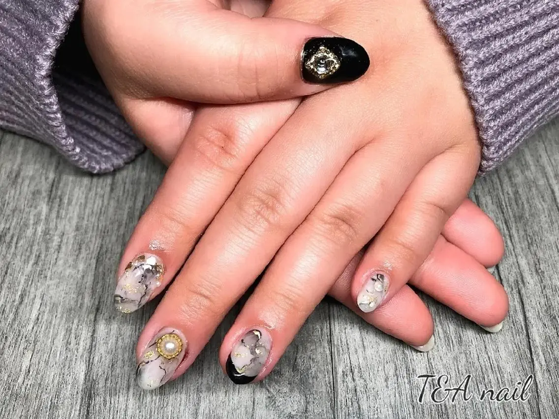 ミディアム ネイル アートネイル フレンチネイル ジェルネイル 大理石ネイル(マーブル) スカルプネイル T&A nailのネイルデザイン