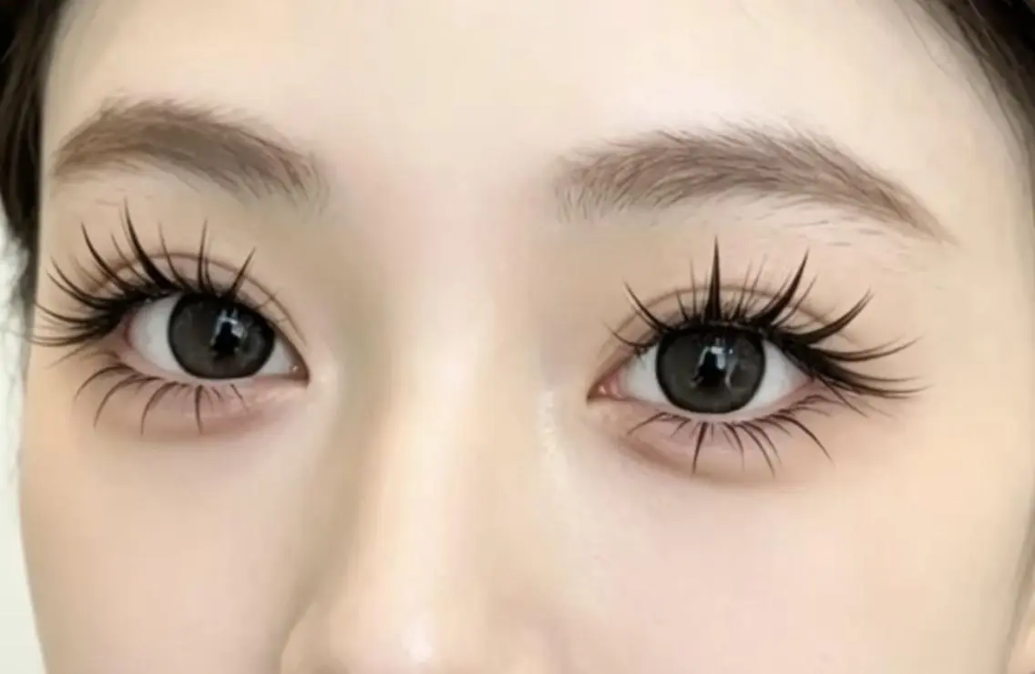 マツエク・マツパ 束感まつ毛 韓国風マツエク 下まつげエクステ ワンホンマツエク Mio🎀アイラッシ ﾕ╹◡╹ワンホン漫画のマツエク・マツパデザイン