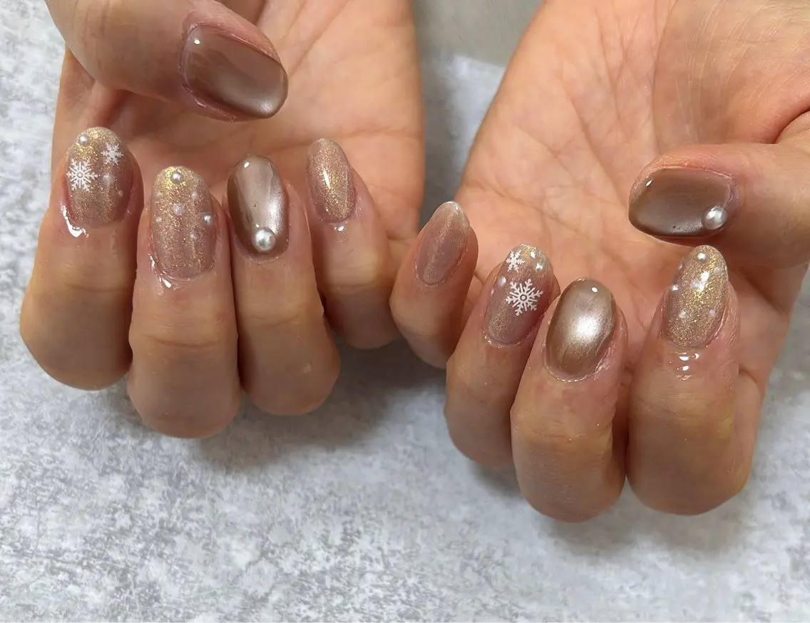 ネイル オーロラネイル フットネイル フレンチネイル ジェルネイル マグネットネイル ハンドネイル mogunail &blowのネイルデザイン
