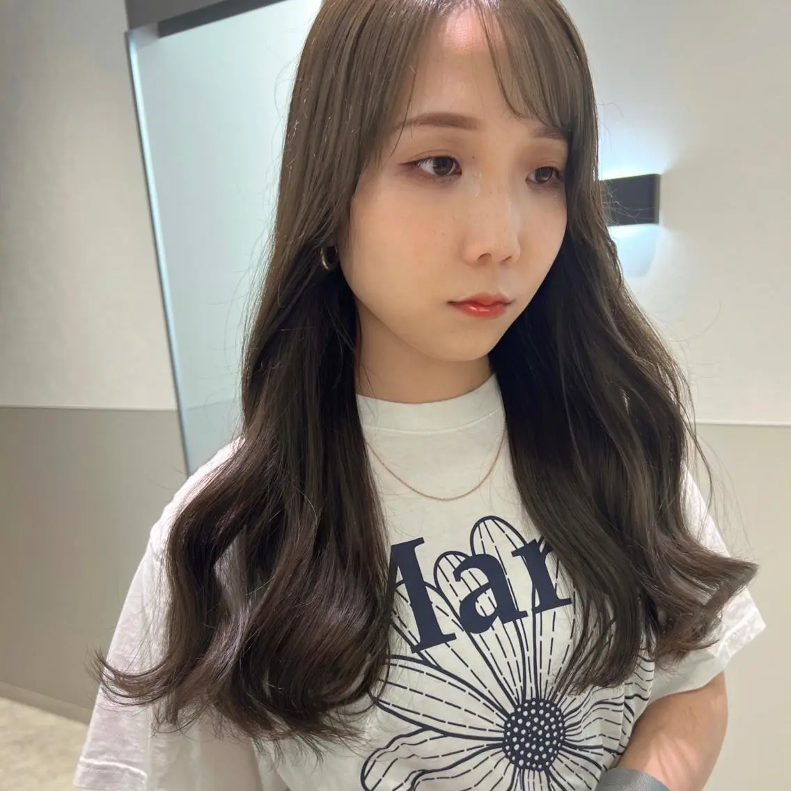 ロング カラー グレージュ オリーブグレージュ オリーブグレー 韓国風ヘア カット ヘアカラー トリートメント 韓国モテhair🍑 momoのヘアスタイル