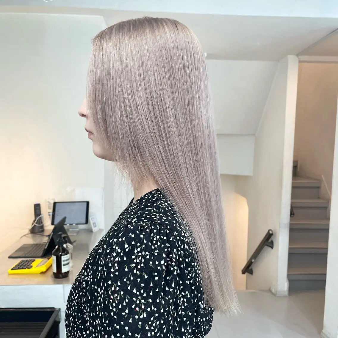 ロング カラー ベージュカラー ホワイトベージュ ヘアカラー トリートメント ヘアセット ハイトーン×レイヤー /遠藤将太のヘアスタイル