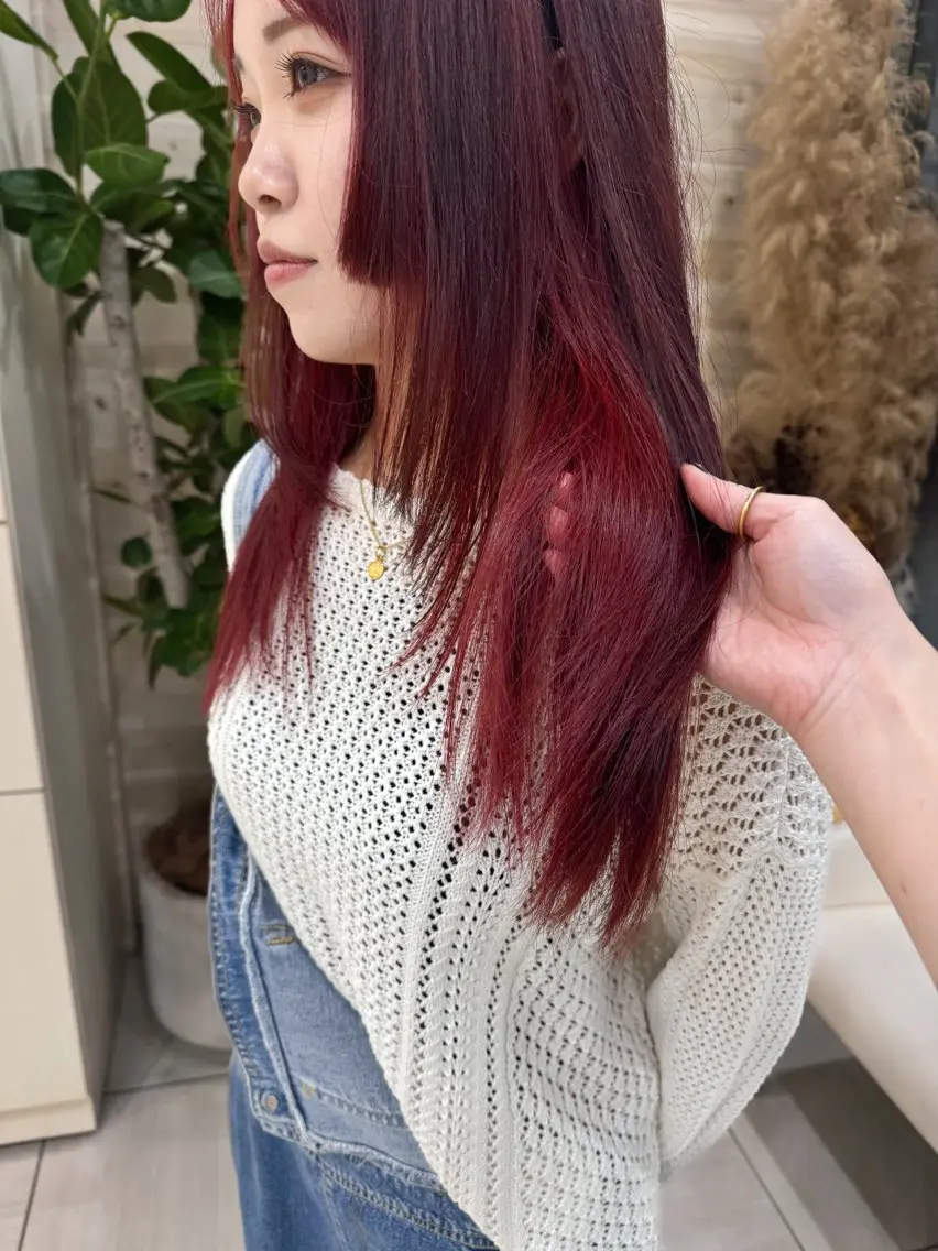 セミロング カラー ブリーチ ボルドーカラー Seeknext // Rukaのヘアスタイル