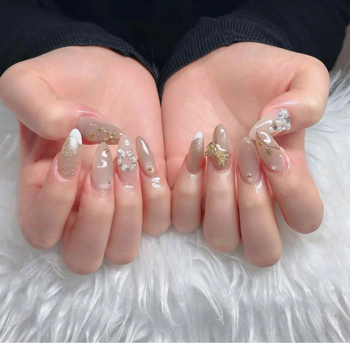ネイル オーロラネイル フレンチネイル ジェルネイル ハロウィン キラキラネイル ハンドネイル H.baby Nail Salonのネイルデザイン