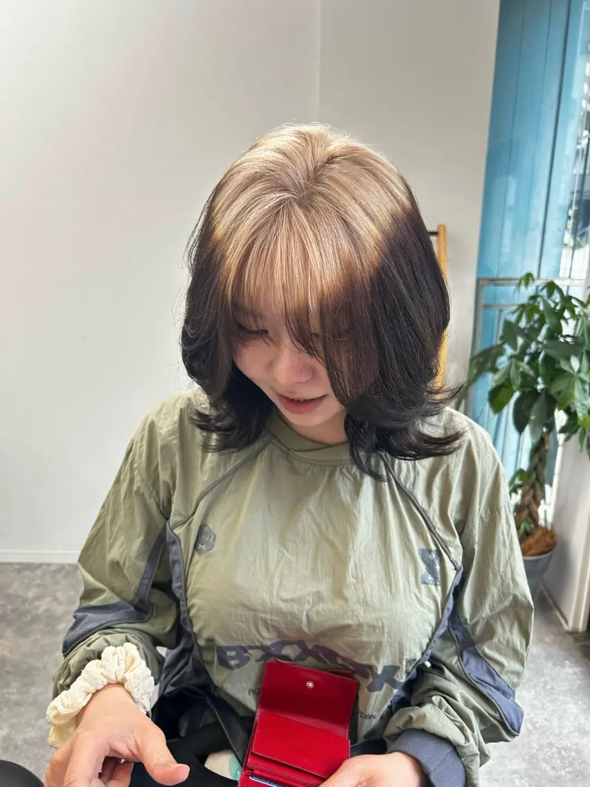 ミディアム カラー ヘアカラー 木藤 優杏のヘアスタイル