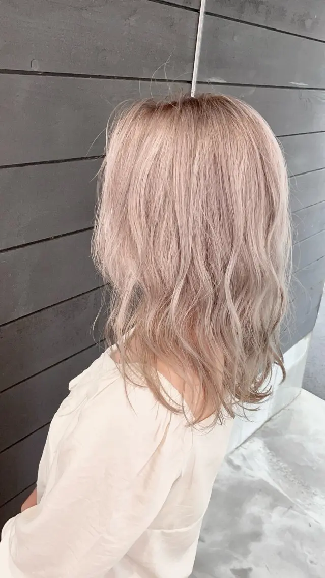 ミディアム カラー ベージュカラー ピンクカラー ピンクベージュ ホワイトピンク ホワイトピンクベージュ カット ヘアカラー トリートメント 1日1名限定価格✂️ 髪質改善サロン代表谷のヘアスタイル