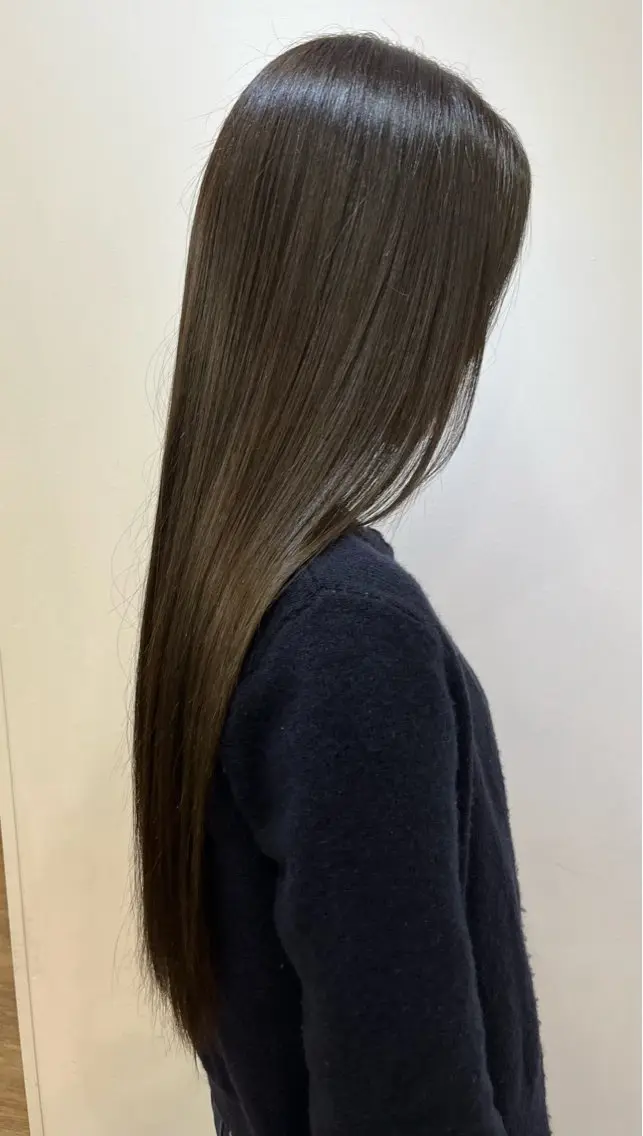 ロング カラー 平田 七海のヘアスタイル
