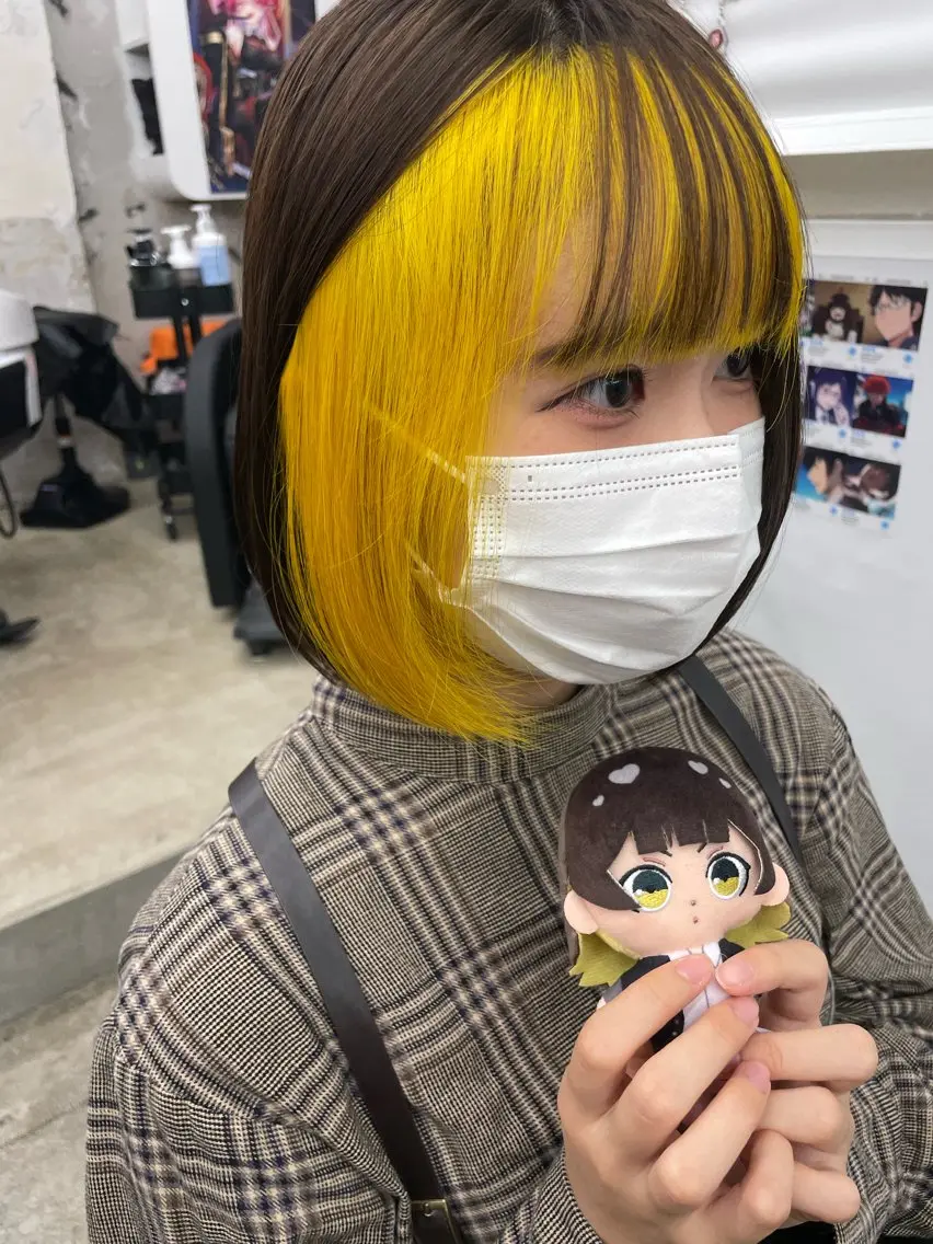 セミロング カラー インナーカラー 推し ブリーチ  髪質改善のヘアスタイル