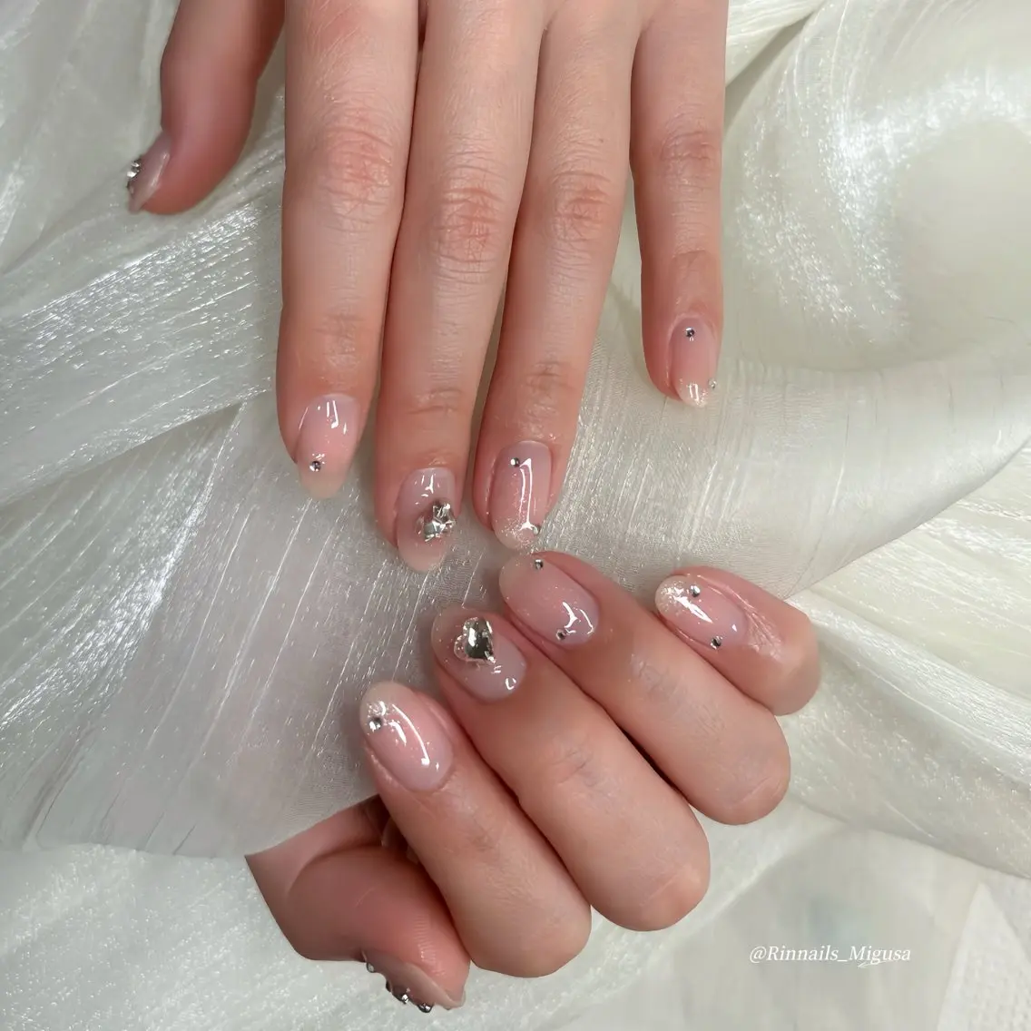 ショート 韓国風ヘア ハンドネイル RIN NAILS ᥫ᭡Migusaのネイルデザイン