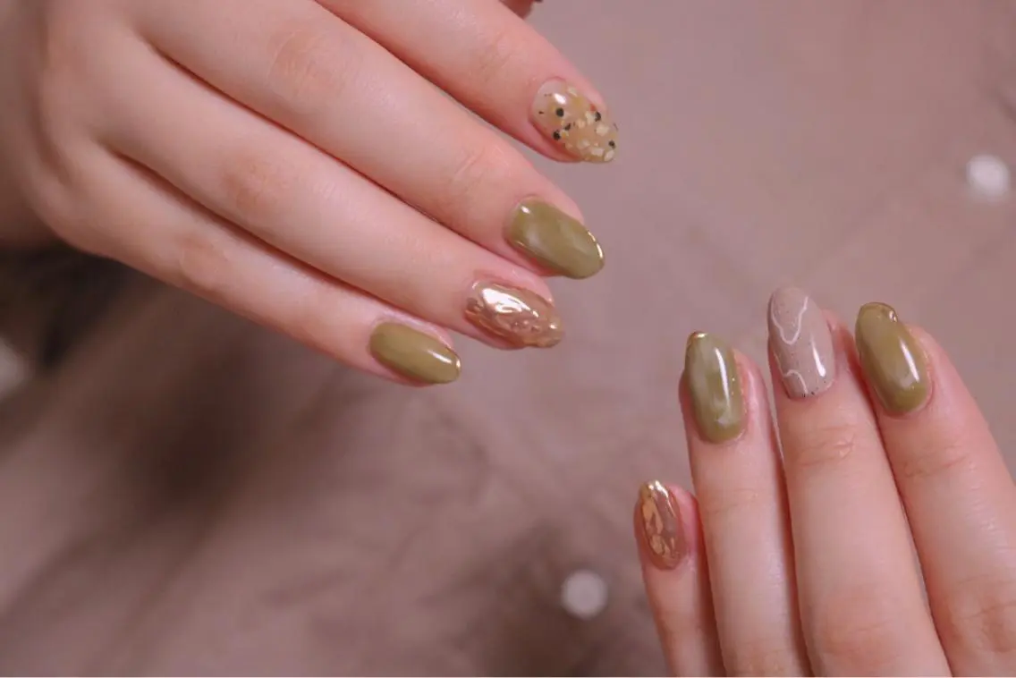 ネイル オーロラネイル カジュアル 長さ出し ジェルネイル 韓国ネイル ハンドネイル MH Nailのネイルデザイン