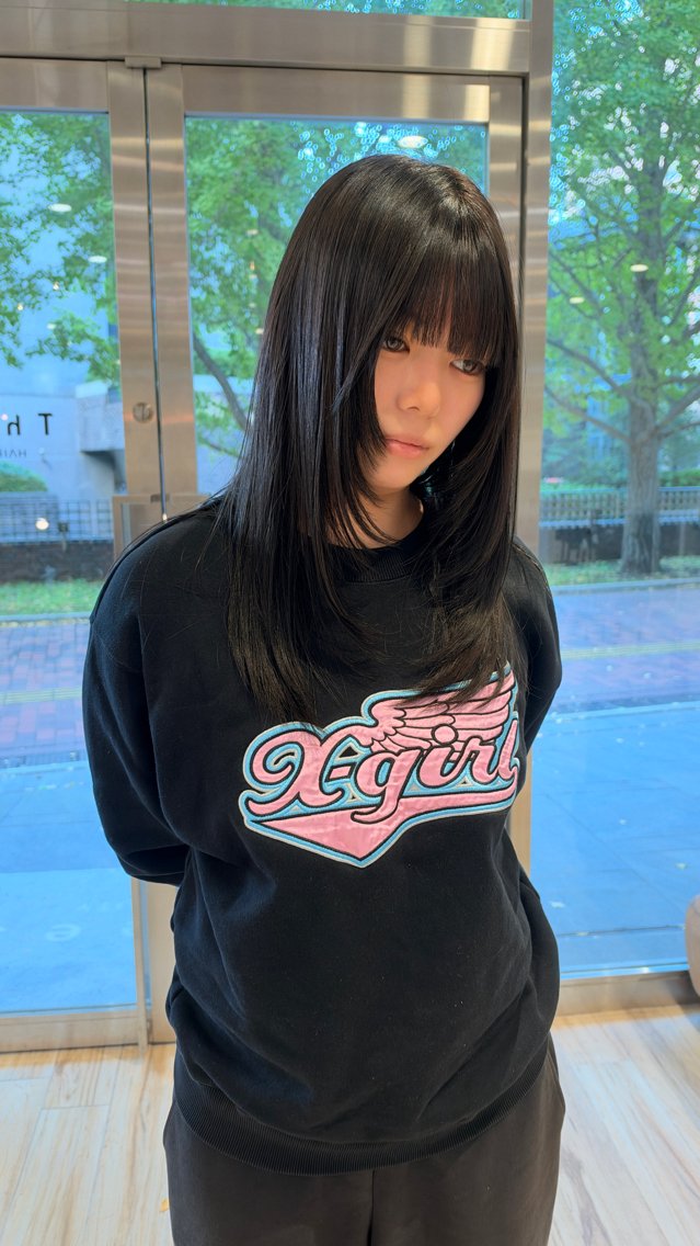 セミロング ELEN kotojiのヘアスタイル