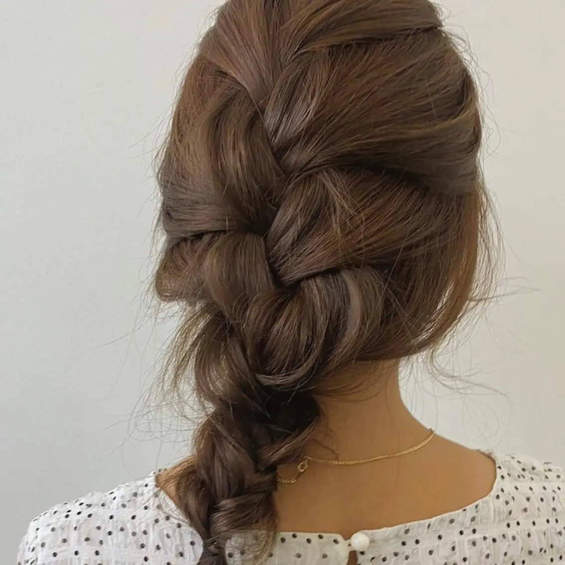 カラー ベージュカラー ミルクティーベージュ 大石 沙季のヘアスタイル