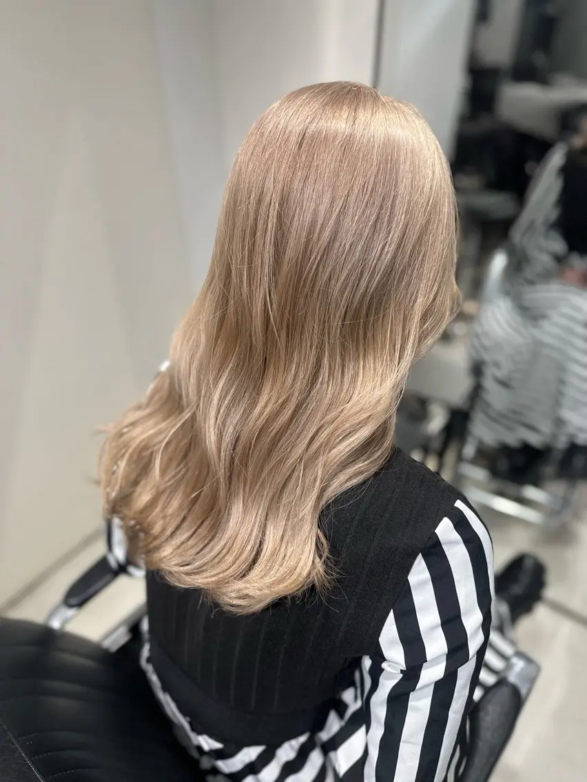 【ハイトーンにしたい方❤️🔥】ブリーチ込みダブルカラー➕1stepトリートメント💫の写真