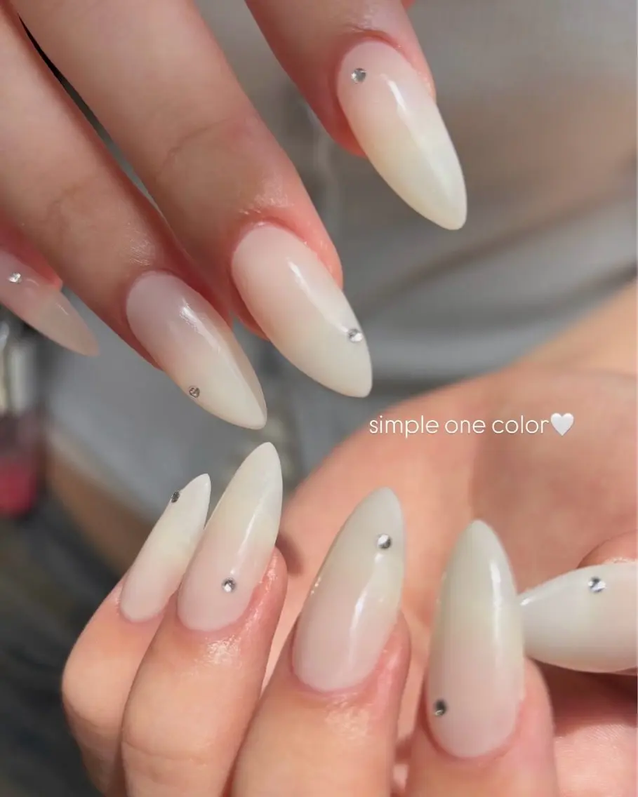 ネイル ホワイト フットネイル Ballie/ Mizukiのネイルデザイン
