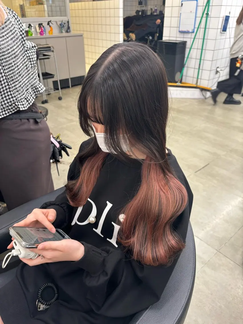 ロング カラー 抜け感レイヤー︴ ニュアンスカラーのヘアスタイル