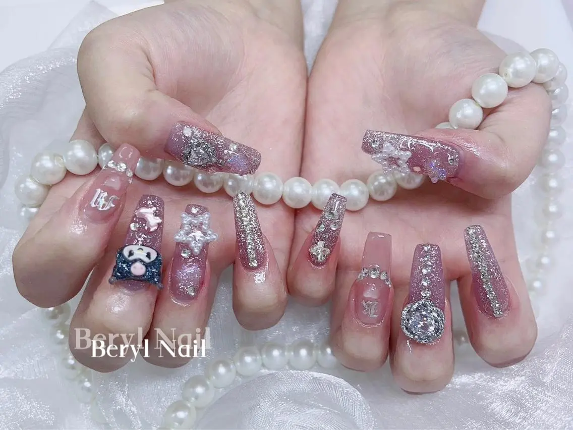ロング Beryl Nail 新大久保のネイルデザイン