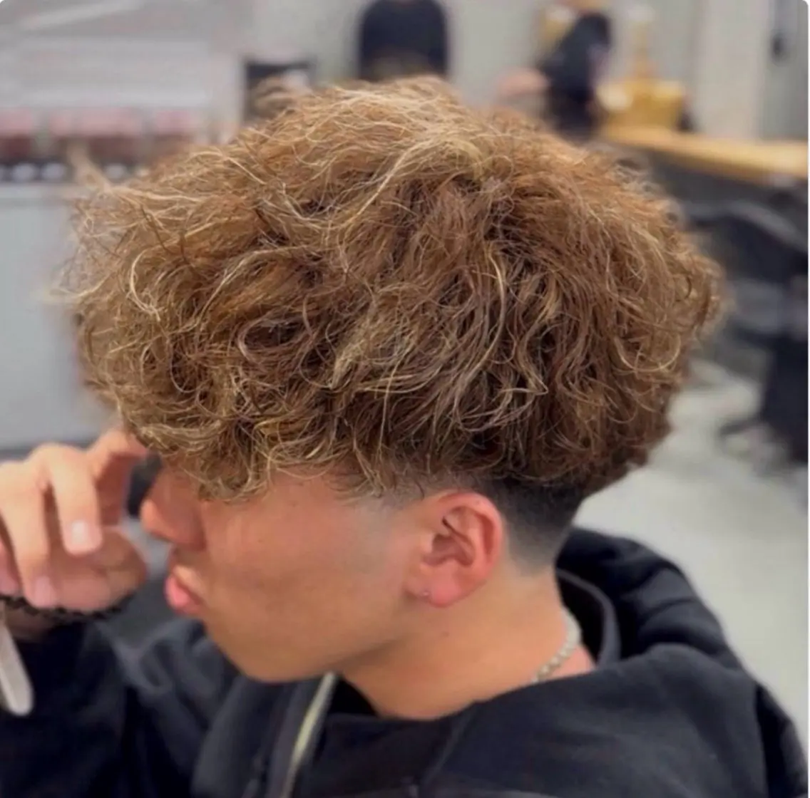 ショート カラー パーマ メンズ カット ヘアカラー パーマ 🔥メンズ 特化🔥菊水皐暉🔥のヘアスタイル
