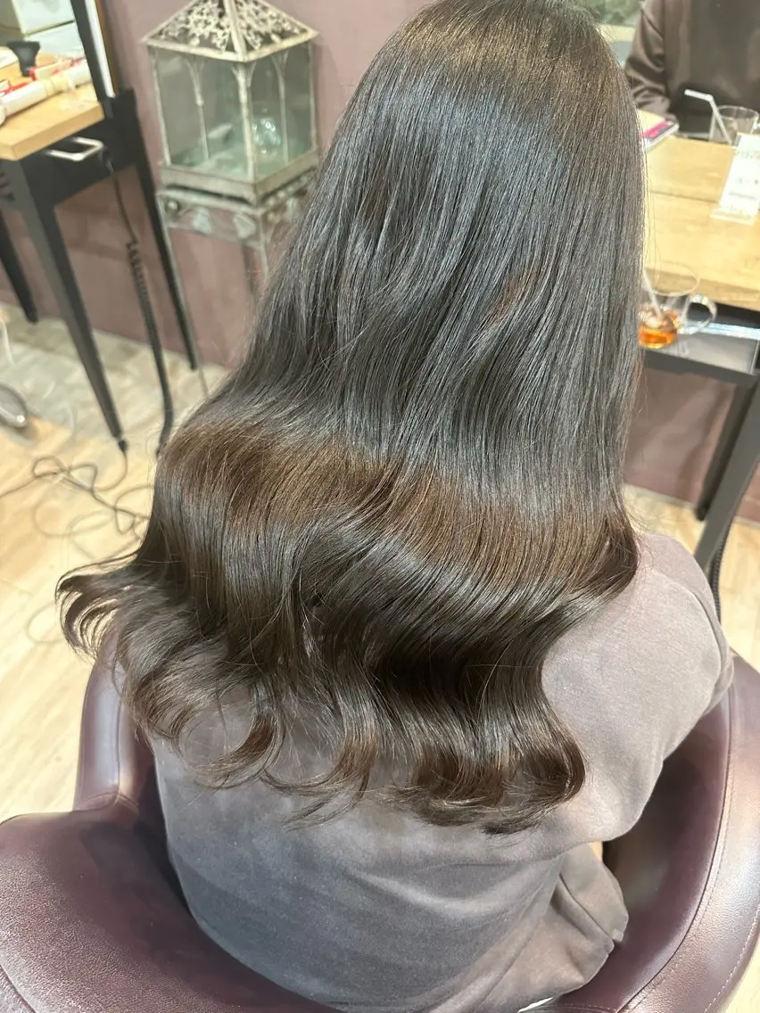 セミロング カット ヘアカラー ツヤ髪質改善 💜れいな💜のヘアスタイル