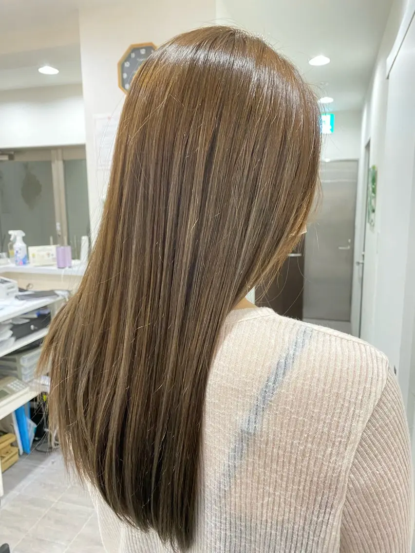 艶カラー➕生オイルアロマトリートメント(5step) (シャンプーとトリートメントのホームケア付き)ブロー代込みの写真