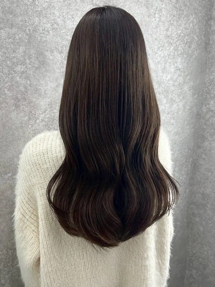 ロング カラー オリーブグレー ヘアカラー 橋木 凛々のヘアスタイル