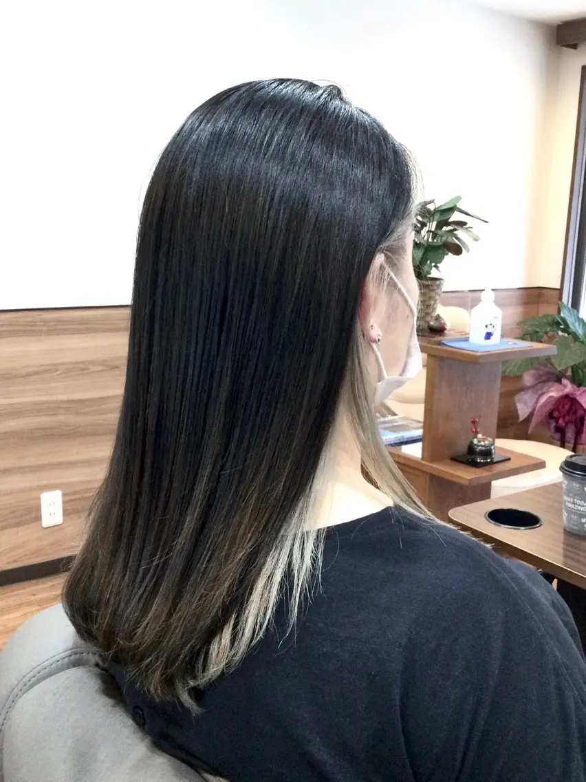 ロング カラー グレージュ インナーカラー レイヤーカット 縮毛矯正 トリートメント Annon プライベートサロンのヘアスタイル