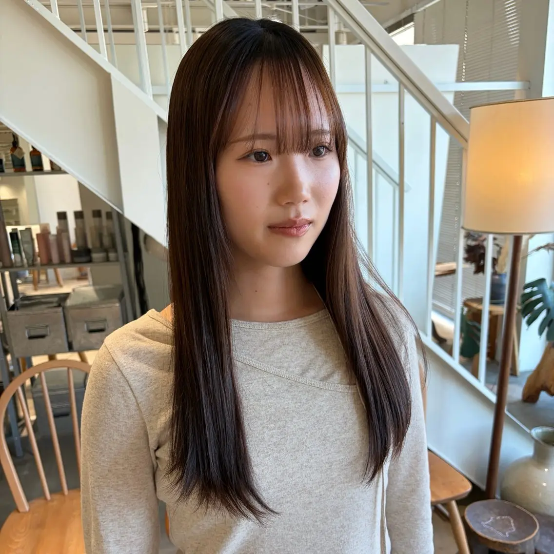 ロング 縮毛矯正 縮毛矯正 周東 芽依のヘアスタイル