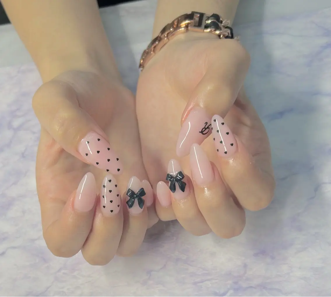 ネイル ドット リボン MYu Beauty Salon YURIのネイルデザイン