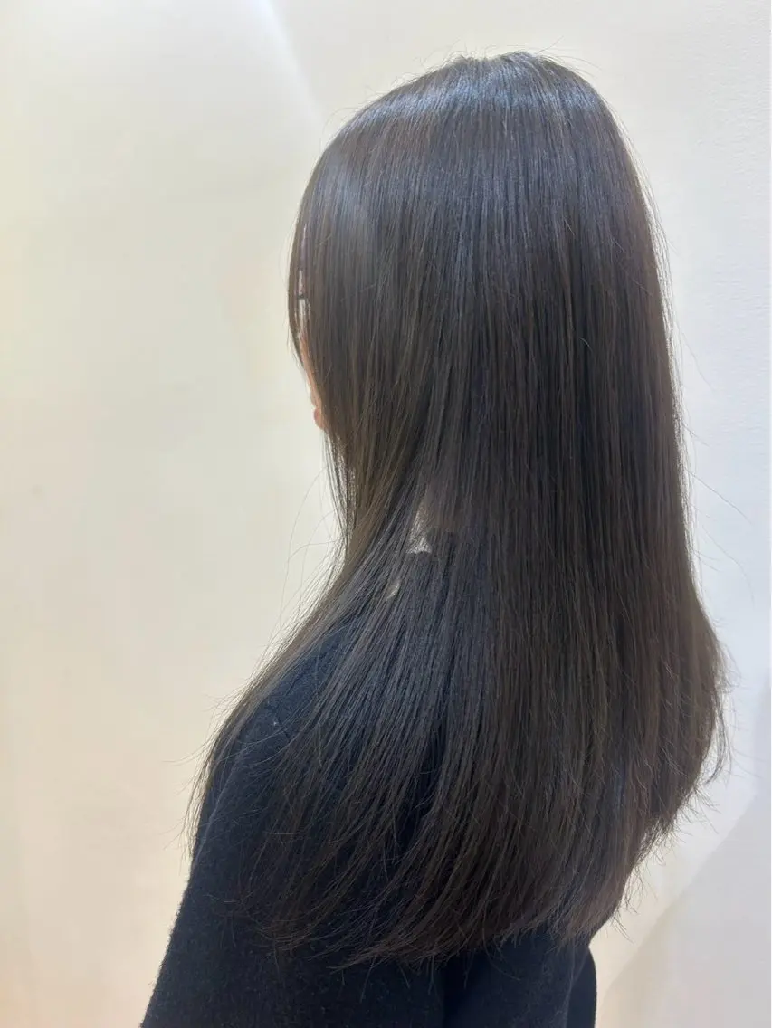 カラー アッシュ 藤川 波澄のヘアスタイル