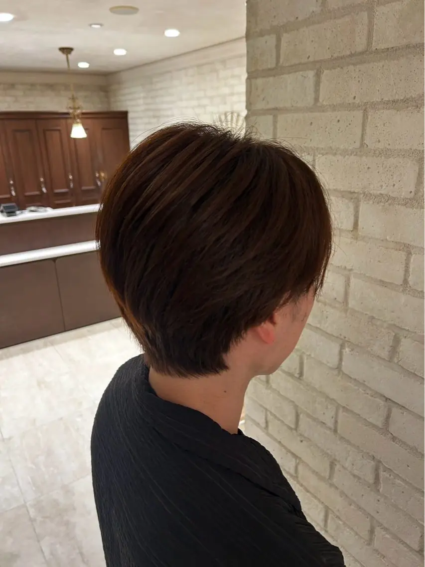 ショート カラー 島田 紅のヘアスタイル