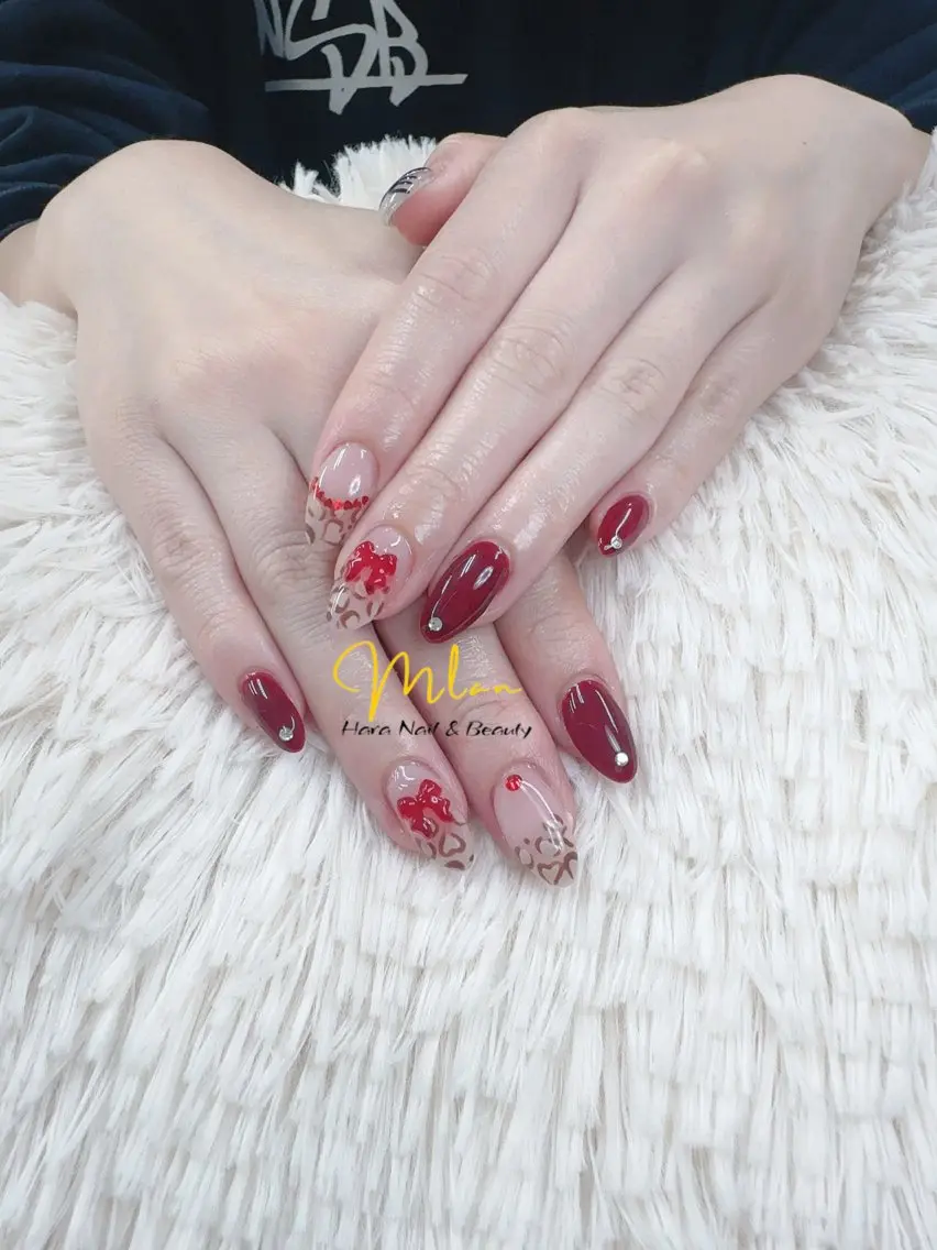 ネイル フレンチネイル グラデーション キラキラネイル 韓国ネイル ラメ(グリッター) ハンドネイル Ha Nailのネイルデザイン